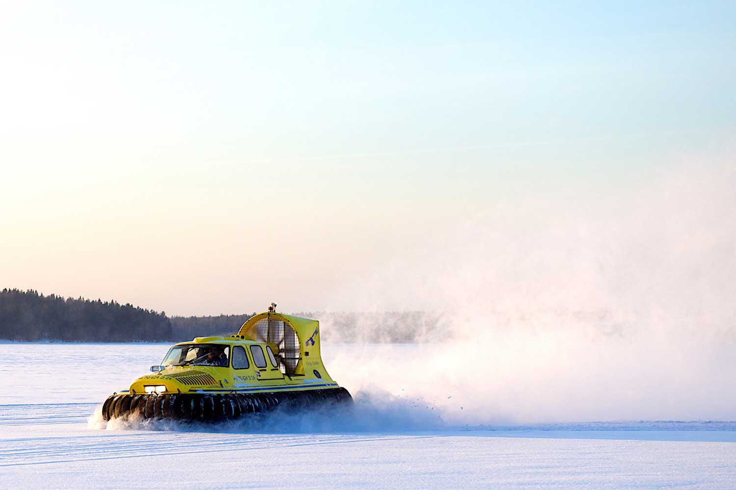 hovercraft zweden lapland